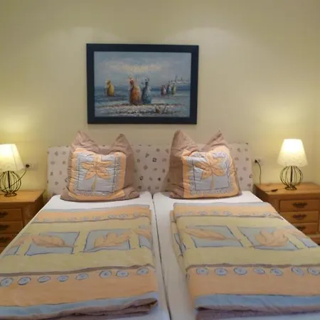 Sleeps 2 Pool Wifi